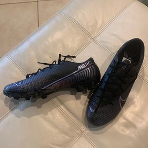 Men's Nike MERC Soccer Cleats. Size 11.